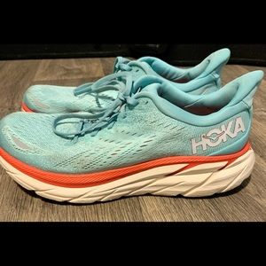 Women’a Hoka One One, Clifton 8s, Size 9